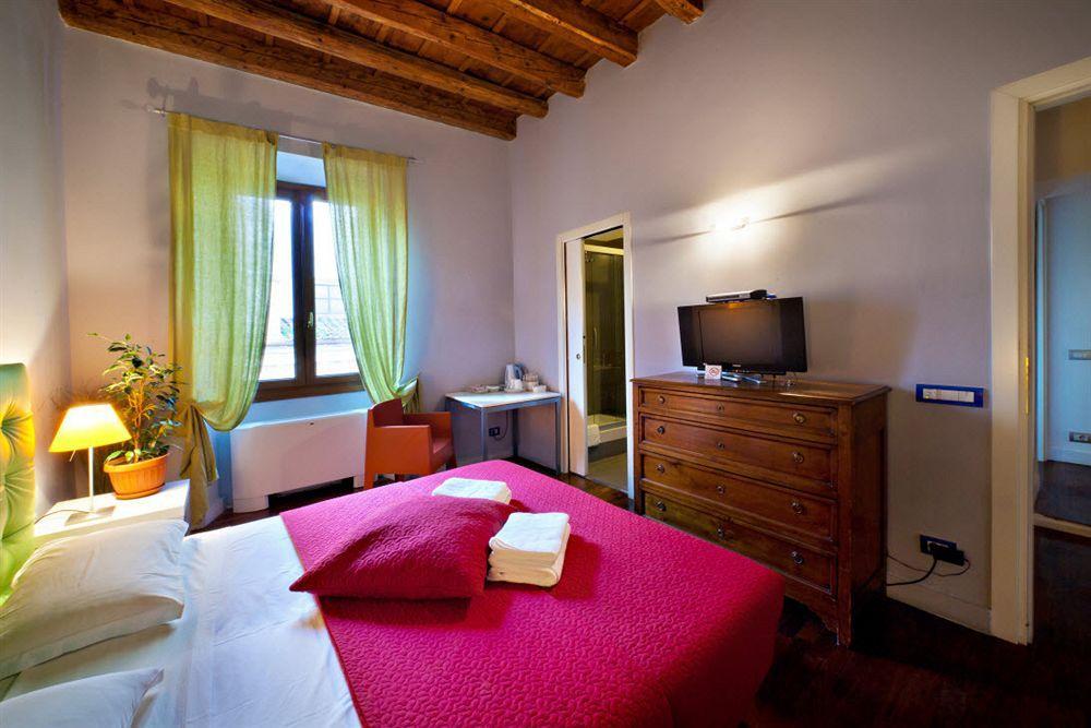 Suburbe Bed & Breakfast 2*