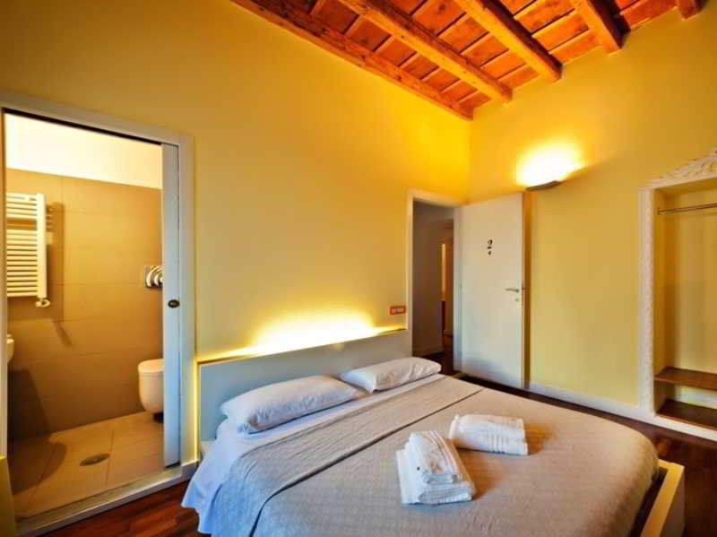 Suburbe Bed & Breakfast 2*