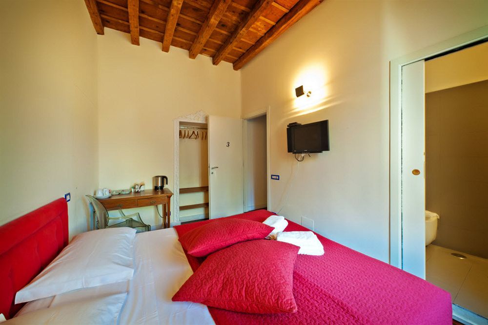 Suburbe Bed & Breakfast