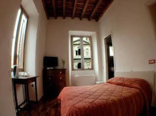 Suburbe Bed and breakfast