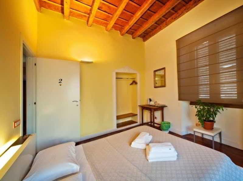 Suburbe Bed & Breakfast 2*